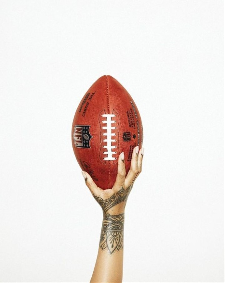 La foto con la que Rihanna comunicó su presentación en el Super Bowl 2023. Foto instagram