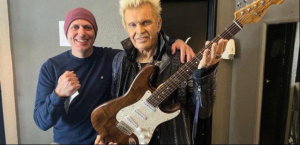 La historia del luthier argentino que le regaló una guitarra a Billy Idol