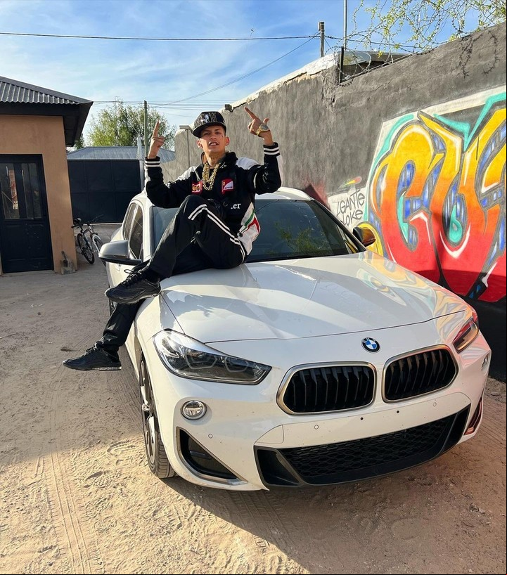 Según Torres, L-Gante lo subió a su BMW blanco bajo amenaza con una pistola. Foto @l-gante_keloke
