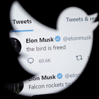 Cementerio tech 2023: el año en el que “X” mató a Twitter, Apple cambió su puerto de carga histórico y otras tecnologías quedaron obsoletas 