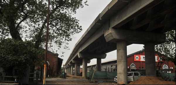 La obra demorada que puede atravesar la grieta: avanza el viaducto para llevar otra línea de tren hasta Constitución