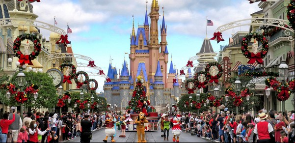 El costo de las vacaciones soñadas: el 45% de las familias estadounidenses se endeuda para viajar a Disney en Orlando 