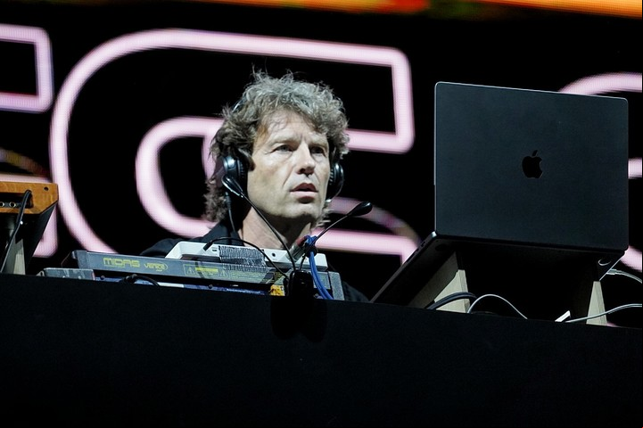 Hernán Cattaneo en su presentación en el Primavera Sound Buenos Aires. Foto Martín Bonetto