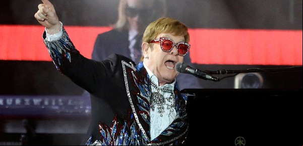 Elton John ya recaudó 817 millones de dólares con su gira de despedida y bate récords históricos de ganancias