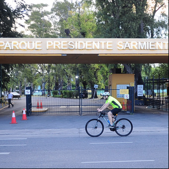 Tras años de conflictos con los vecinos, harán una pista de ciclismo dentro del Parque Sarmiento
