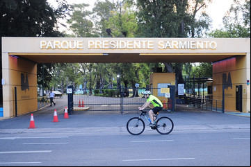Tras años de conflictos con los vecinos, harán una pista de ciclismo dentro del Parque Sarmiento