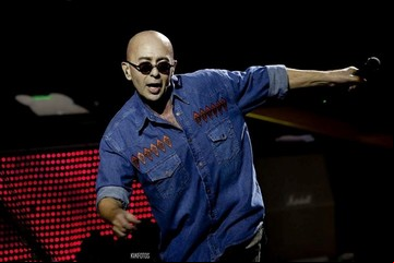 El Indio Solari presentó tres nuevas canciones de su proyecto "El Mister y Los Marsupiales Extintos"
