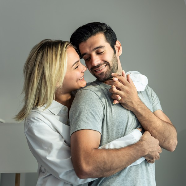 Es importante lubricar el área antes de masajear o estimular el ano (Foto: ilustración Shutterstock)