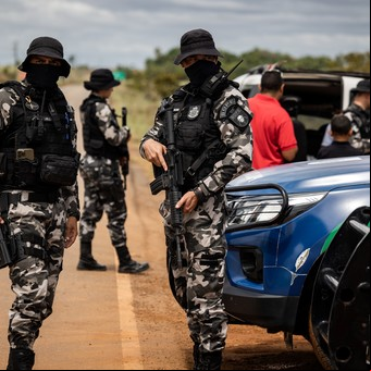 "Operación Éxodo": los mineros ilegales huyen de la Amazonia ante la ofensiva del gobierno de Lula da Silva