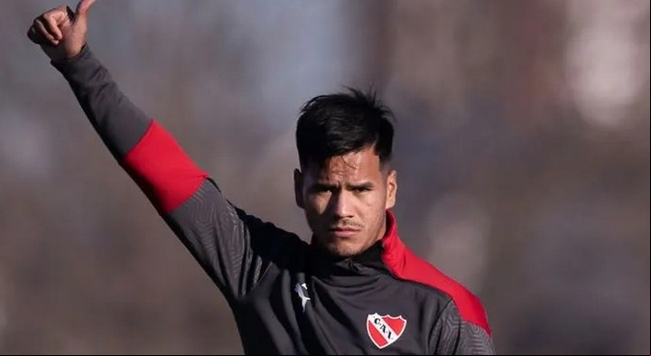 Sergio Barreto con el buzo de Independiente. ¿Seguirá en el club?
