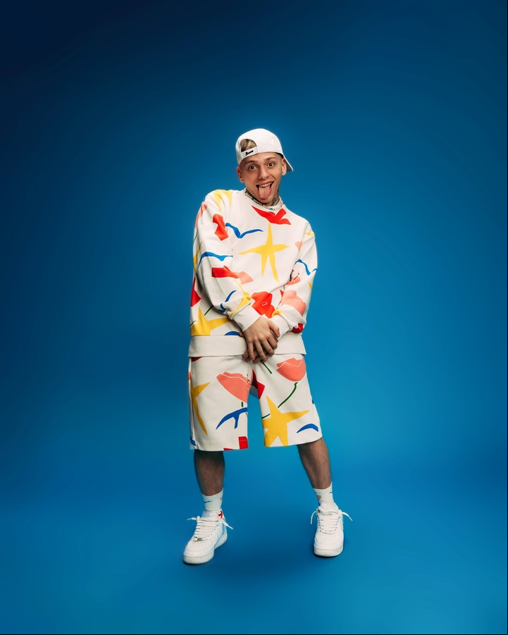 Pepper estrenó "Sutanga amarilla", su último track bajo la producción de Alan Gomez. Foto: Gentileza Warner Music