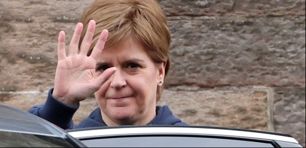 Nicola Sturgeon, la premier de Escocia que renunció sin poder avanzar en la independencia de Escocia