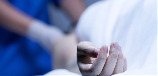 Dos médicos lo declaran muerto y tras 28 minutos descubren que aún respiraba
