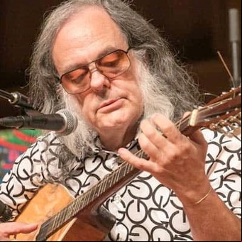 Murió David Lindley, el multi instrumentista irado por todos los grandes del rock
