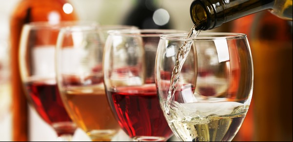 Sorpresa: dos vinos argentinos lograron el puntaje máximo del crítico James Suckling (y no son Malbec)