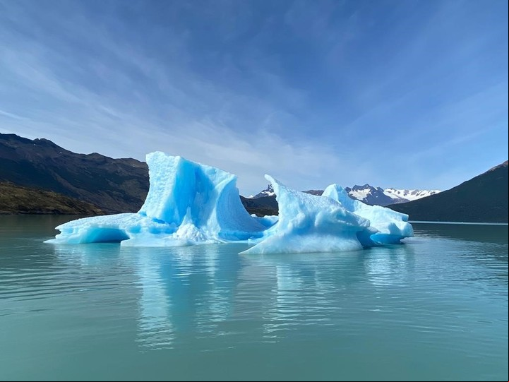 Los icebergs que se ven en los paseos embarcados y desde las pasarelas del Parque Nacional Los Glaciares. Foto DP