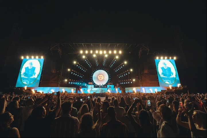 Momento del Himno argentino en una noche única. Foto: Supernova Entertainment