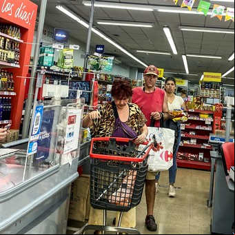 Los argentinos tenían pocos pesos en los bolsillos, ahora deciden tener menos