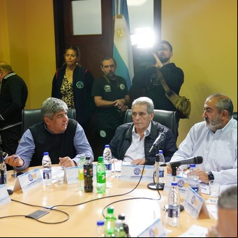 Acto por el Día del Trabajador: la CGT cierra filas con Massa, pero hace suya la estrategia de Cristina y le pega a Javier Milei