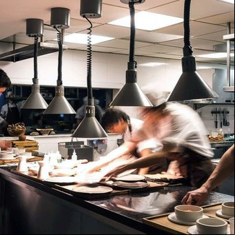 El mejor restaurante de lujo de Buenos Aires reabrió su local en Puerto Madero con cenas más accesibles