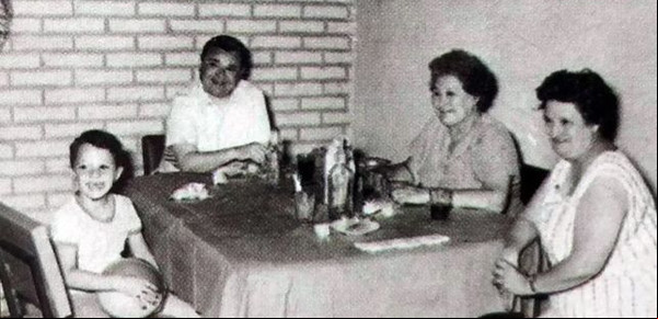 Cómo fue el día más oscuro de Fito Páez: el crimen de su abuela y su tía que refleja la serie de Netflix