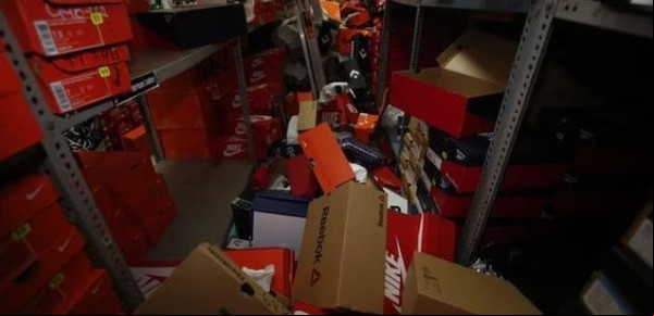 Crimen imperfecto en Perú: robaron más de 200 zapatillas, se las llevaron en un triciclo, pero eran todas del pie derecho