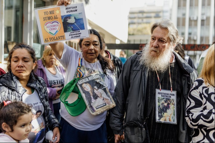 Los papás de Natalia Melmann, en el último juicio donde condenaron a Ricardo Panadero. Foto Gabriel Bulacio.