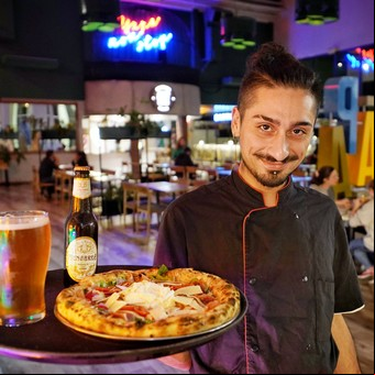 Villa del Parque: cómo es el nuevo paseo con bares y restaurantes del ex shopping del barrio