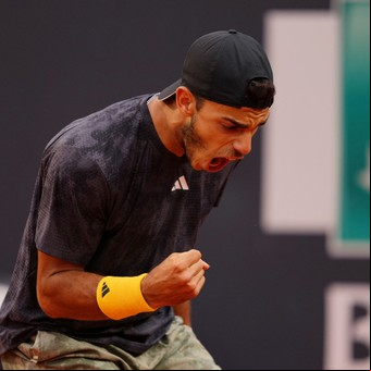 Francisco Cerúndolo le dio una paliza a Cameron Norrie, se metió en la final del ATP de Lyon y llega afilado a Roland Garros