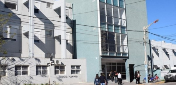 La insólita explicación de una mujer que apuñaló a su pareja en Chubut: "Fue sin querer, yo lo amo mucho"