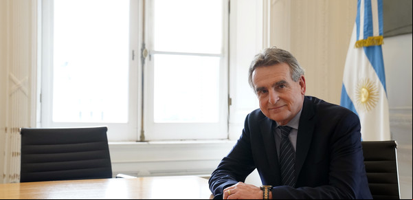 El Gobierno quiere armar una universidad de espías y mandó un proyecto al Congreso para debatirlo