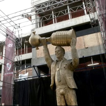 La estatua de Gallardo: quejas, elogios y chicanas de los hinchas de River que se acercan a conocerla