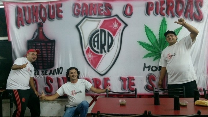 Pablo Serrano, el hincha fallecido en el Monumental, con la filial Morón de River.