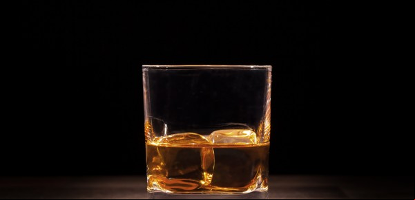 Día Mundial del Whisky: ¿cuál es el mejor vaso para beberlo?