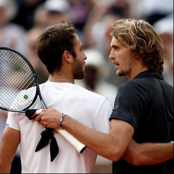 El tremendo elogio de Zverev a Tomás Etcheverry después de ganarle en los cuartos de final de Roland Garros