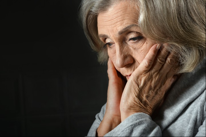 Entre un 4 y un 6 % de los adultos mayores sufrió algún tipo de abuso. Foto Shutterstock.