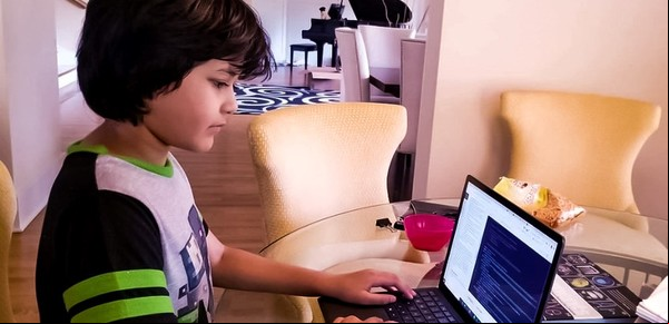La historia de Kairan Quazi, el prodigio de 14 años que Elon Musk contrató para SpaceX