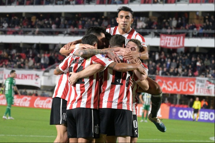 Estudiantes, el primer argentino que jugará los playoffs.
Foto: AFP
