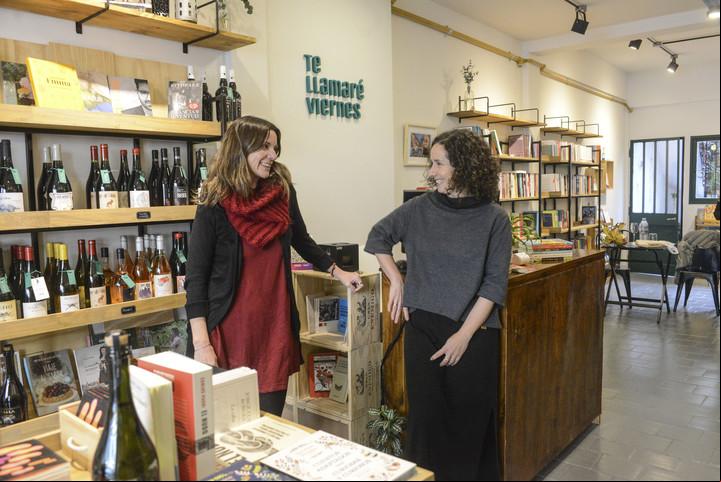 Librería Te llamaré viernes de Paulina Cossi y Paola Lucantis, ubicada en La Pampa 1569, barrio de Belgrano.
Foto: Constanza Niscovolos.