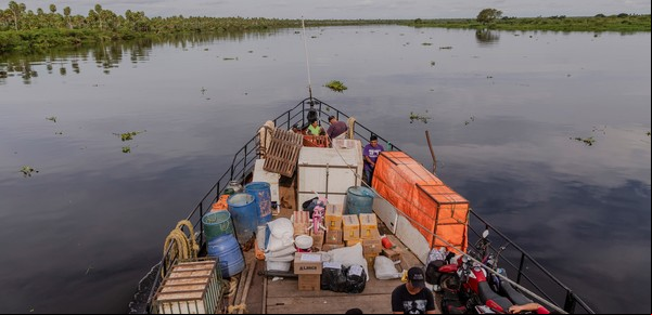 Bienvenido a bordo del Aquidaban, el supermercado flotante de la jungla