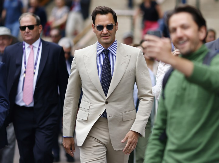 Una selfie con Roger de fondo. Foto: EFE