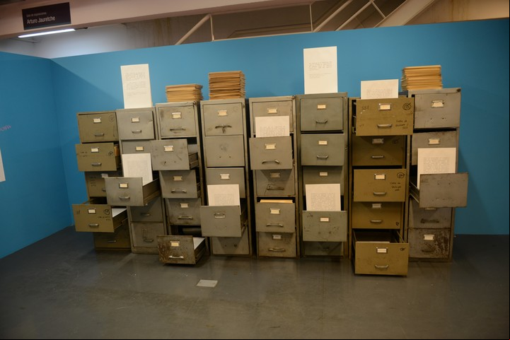 En 2014, la Biblioteca recibió más de tres km de papel del Fondo Documental Sarmiento. El material, ahora digitalizado, ocupa 550 muebles clasificadores. Fotos Marcelo Huici/ Prensa Biblioteca Nacional