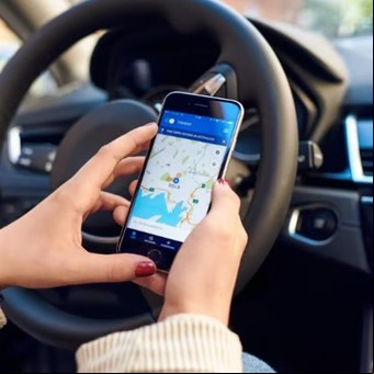 La insólita lista de "objetos" olvidados en autos de Uber: de tortugas y un vibrador a espadas y un bidé