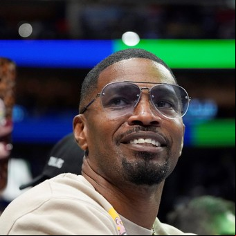 La historia de Jamie Foxx: abandono infantil, lucha contra el racismo, abuso de drogas y cómo Oprah Winfrey salvó su carrera