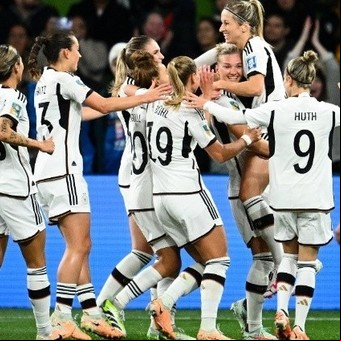Mundial femenino: Alemania aplastó por 6-0 a Marruecos que se metió dos goles en contra