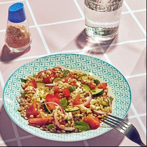 Ensalada fresca con cebada