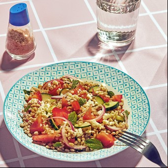 Ensalada fresca con cebada