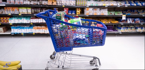 Por la alta inflación, el 40% de los productos básicos que venden los súper cuestan más de $ 1.000