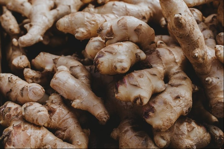 Para qué sirve la infusión de jengibre de moda. La raíz de jengibre se encuentra fácilmente en mercaditos de barrio o supermercados./ Foto: Pexels.