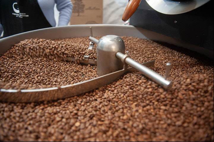 Los granos listos, en el tostadero de Coffee Town.
Foto Federico López Claro
